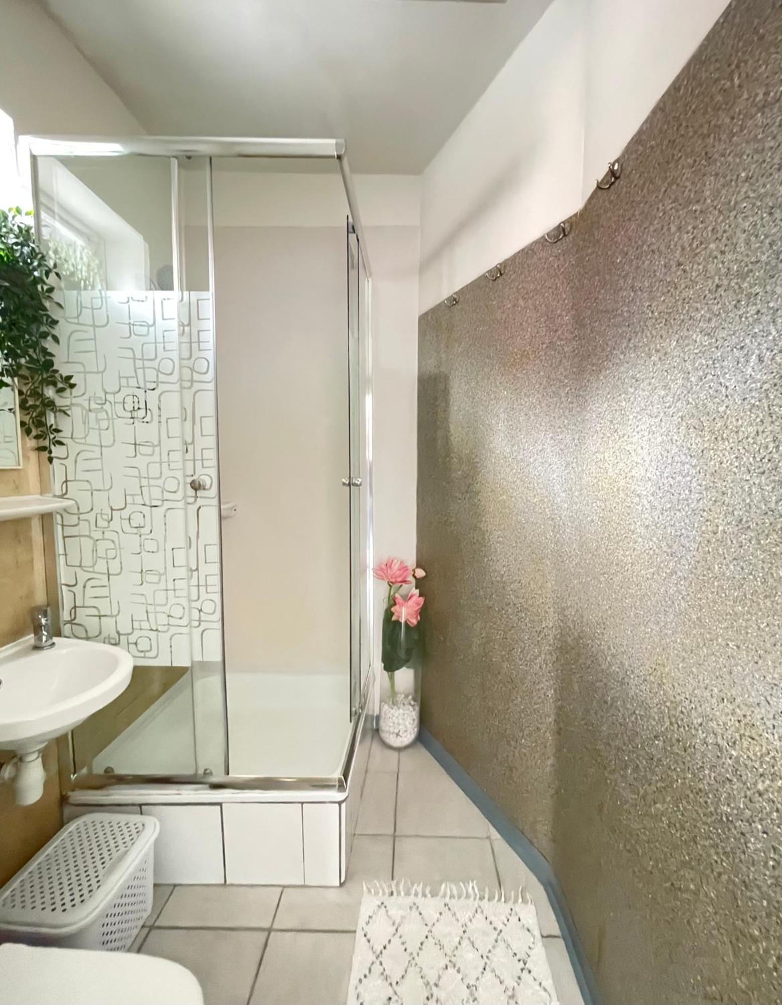 Alpesi Apartman Downtown Sopron Exterior foto
