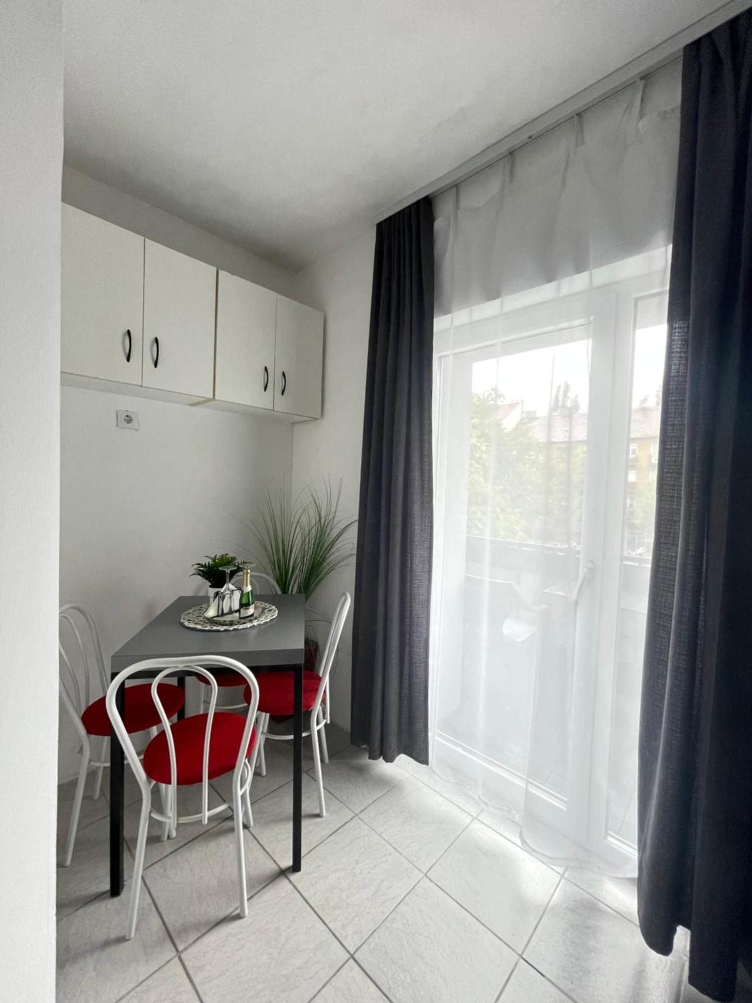 Alpesi Apartman Downtown Sopron Exterior foto