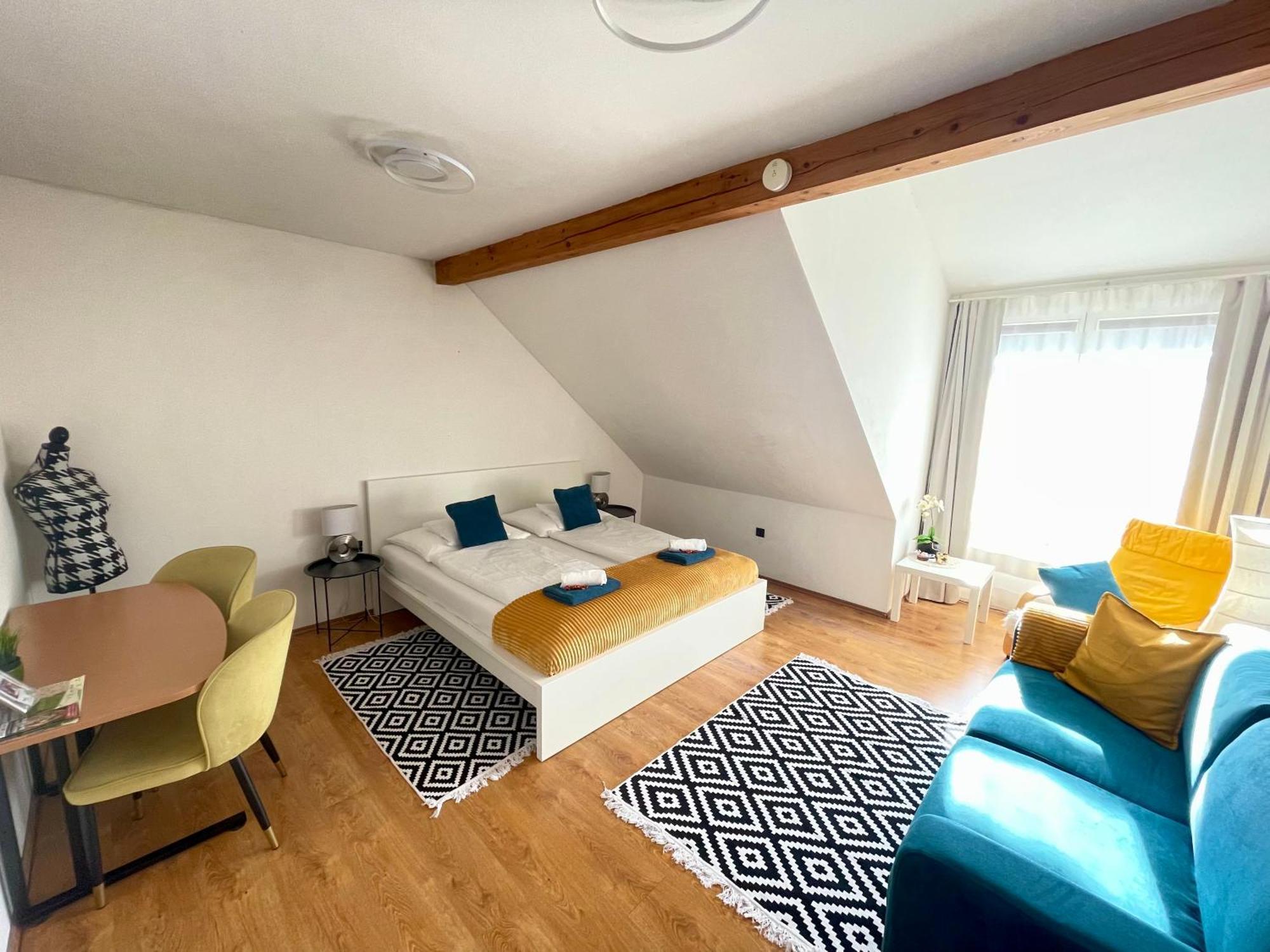 Alpesi Apartman Downtown Sopron Exterior foto