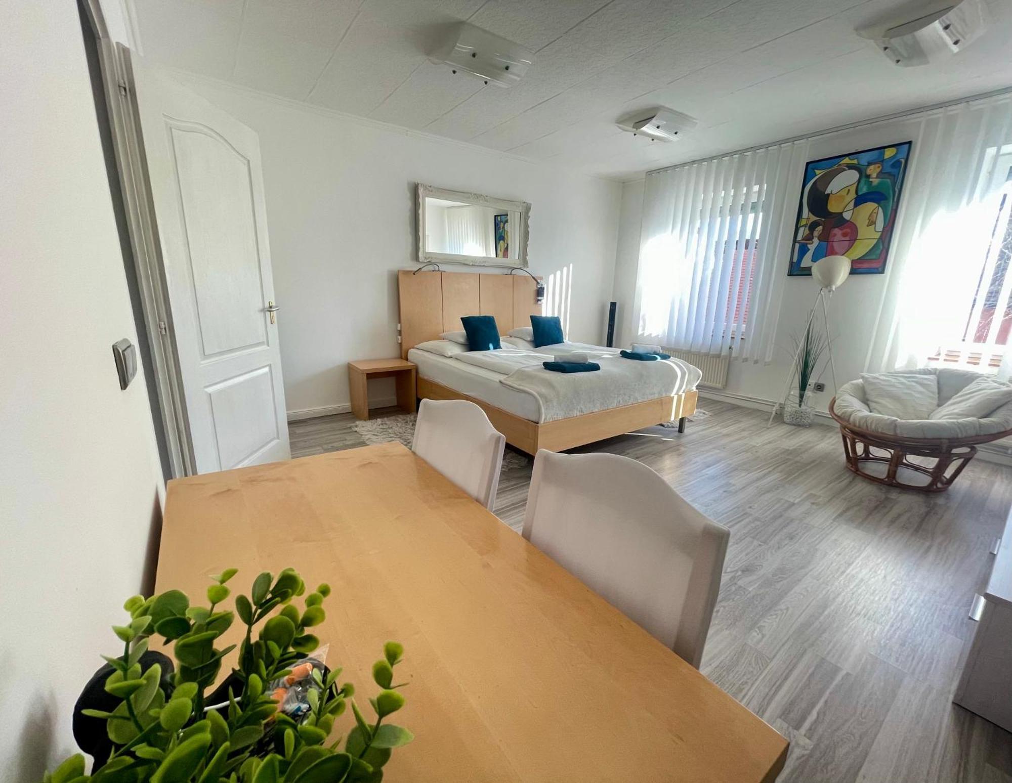 Alpesi Apartman Downtown Sopron Exterior foto